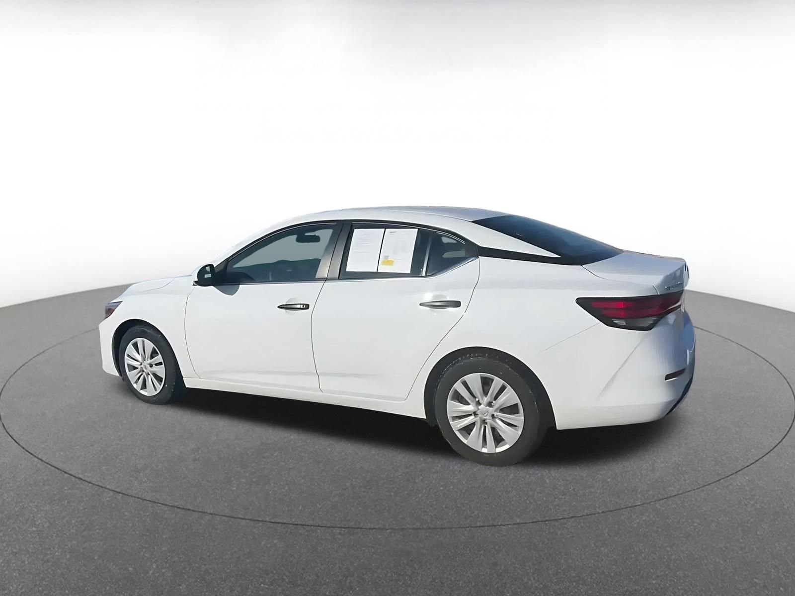 Thumbnail: 2025 Nissan Sentra - 10