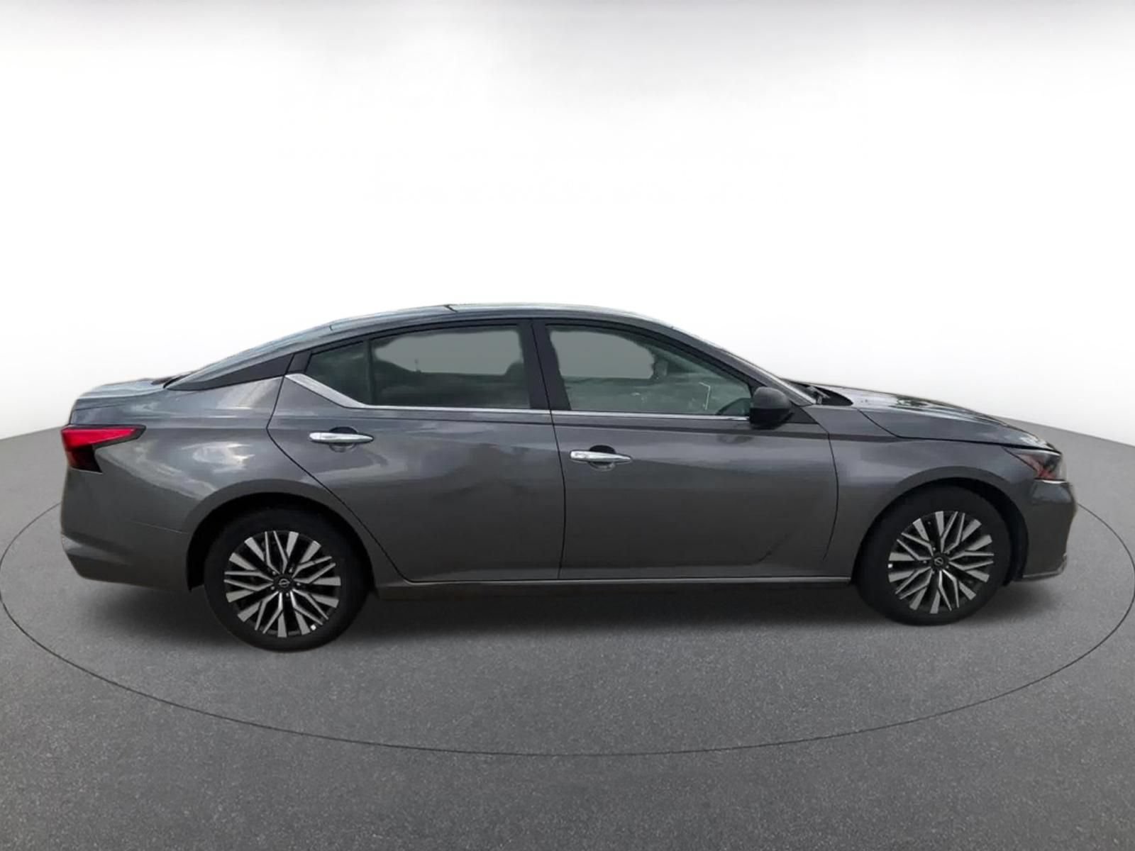 Thumbnail: 2025 Nissan Altima - 13