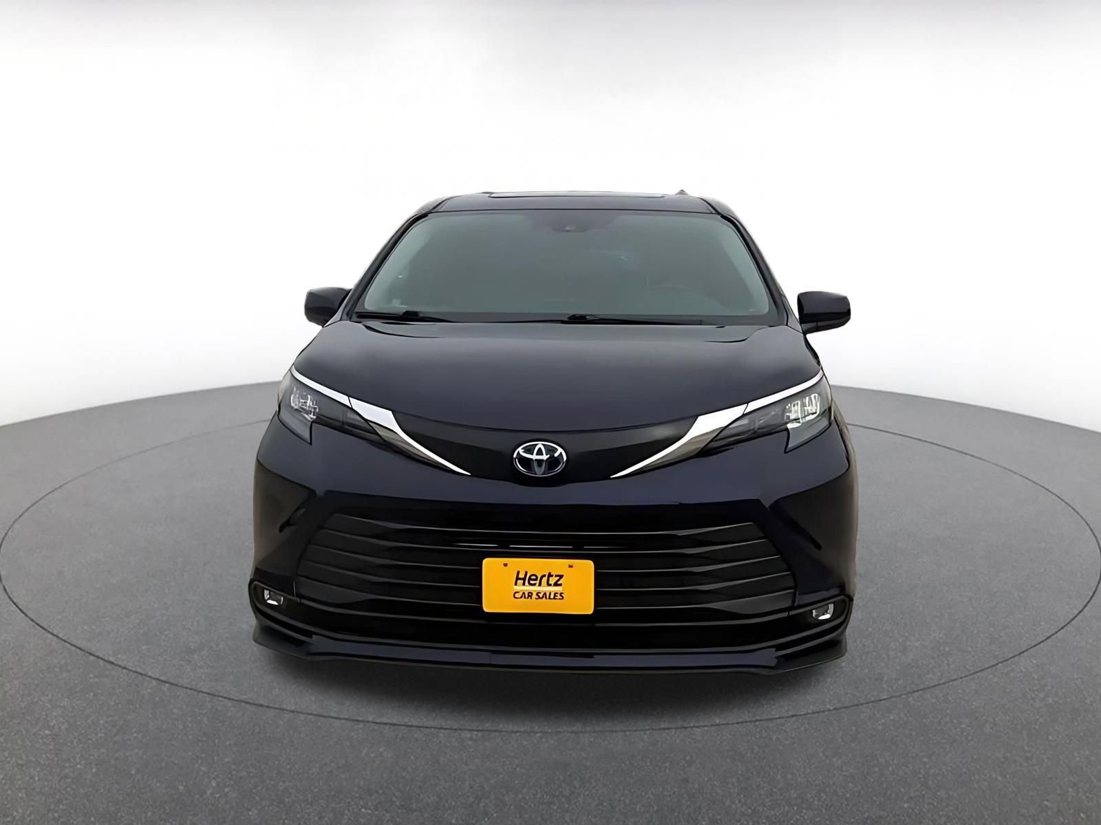 Thumbnail: 2025 Toyota Sienna - 4