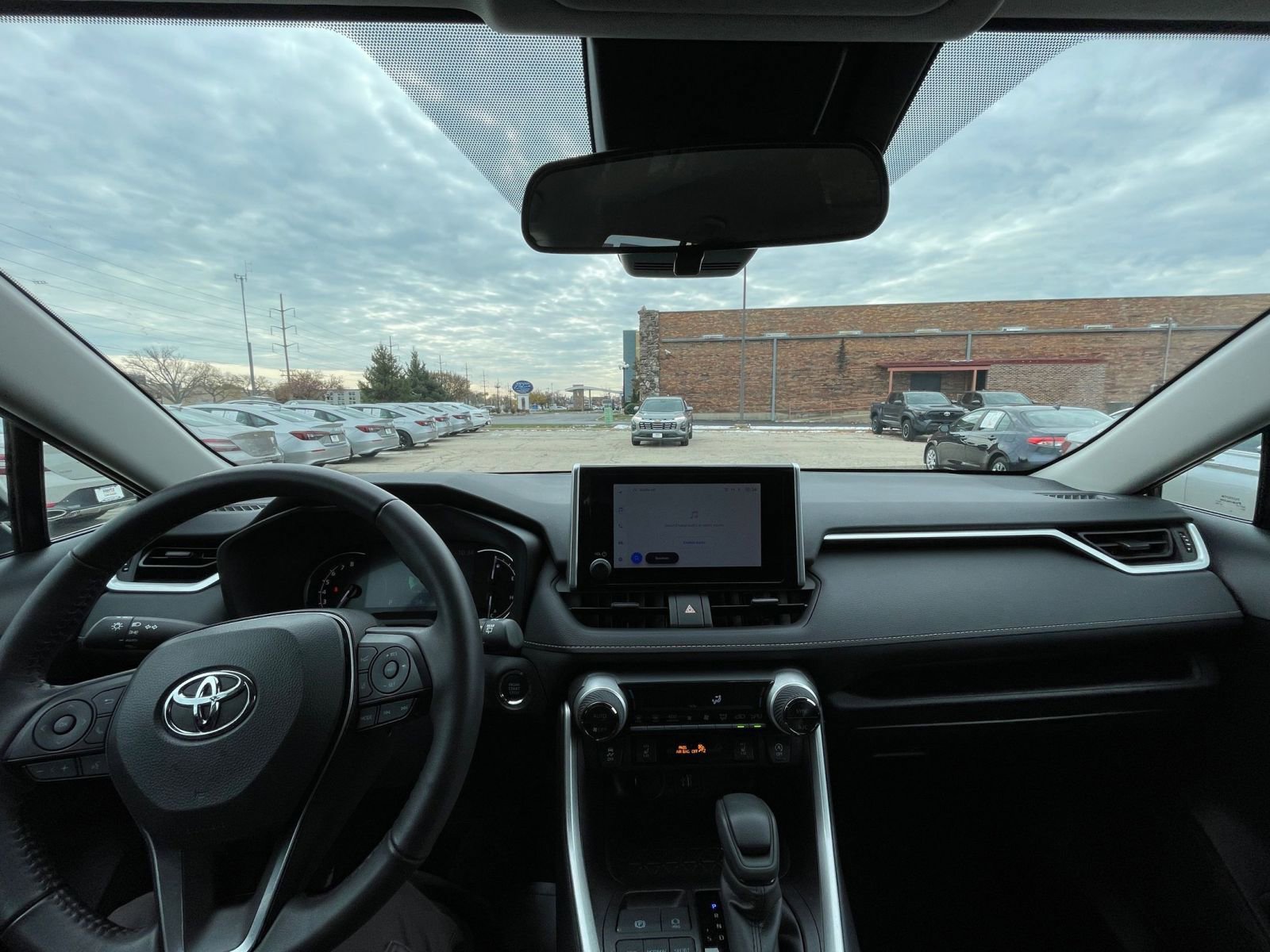 Thumbnail: 2025 Toyota RAV4 - 33