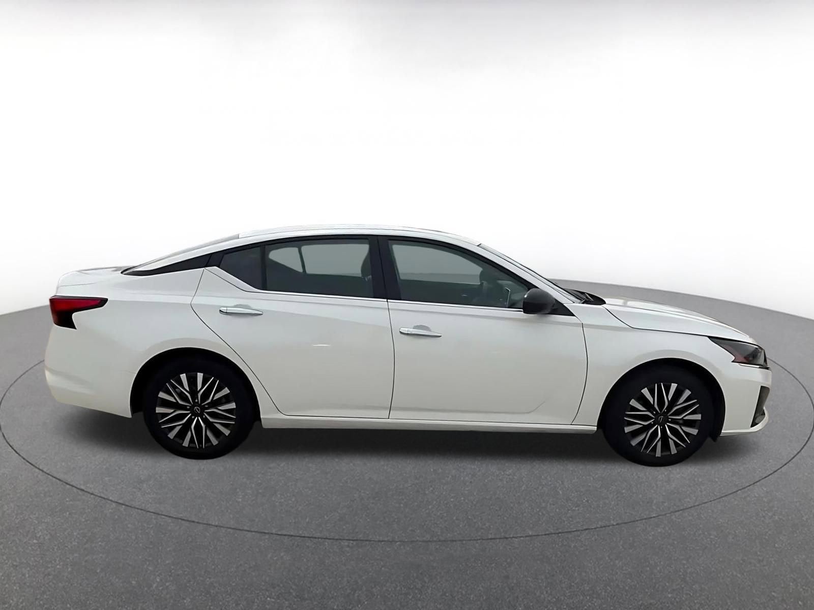 Thumbnail: 2025 Nissan Altima - 16