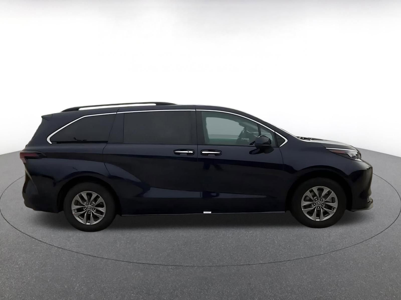 Thumbnail: 2025 Toyota Sienna - 16