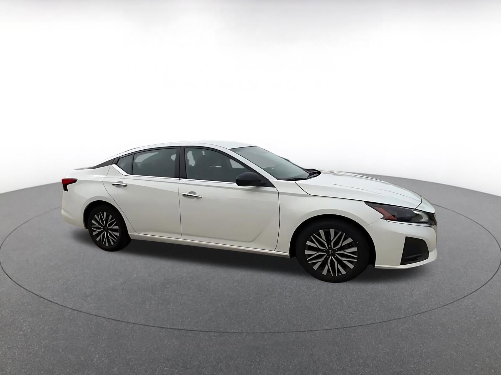Thumbnail: 2025 Nissan Altima - 2