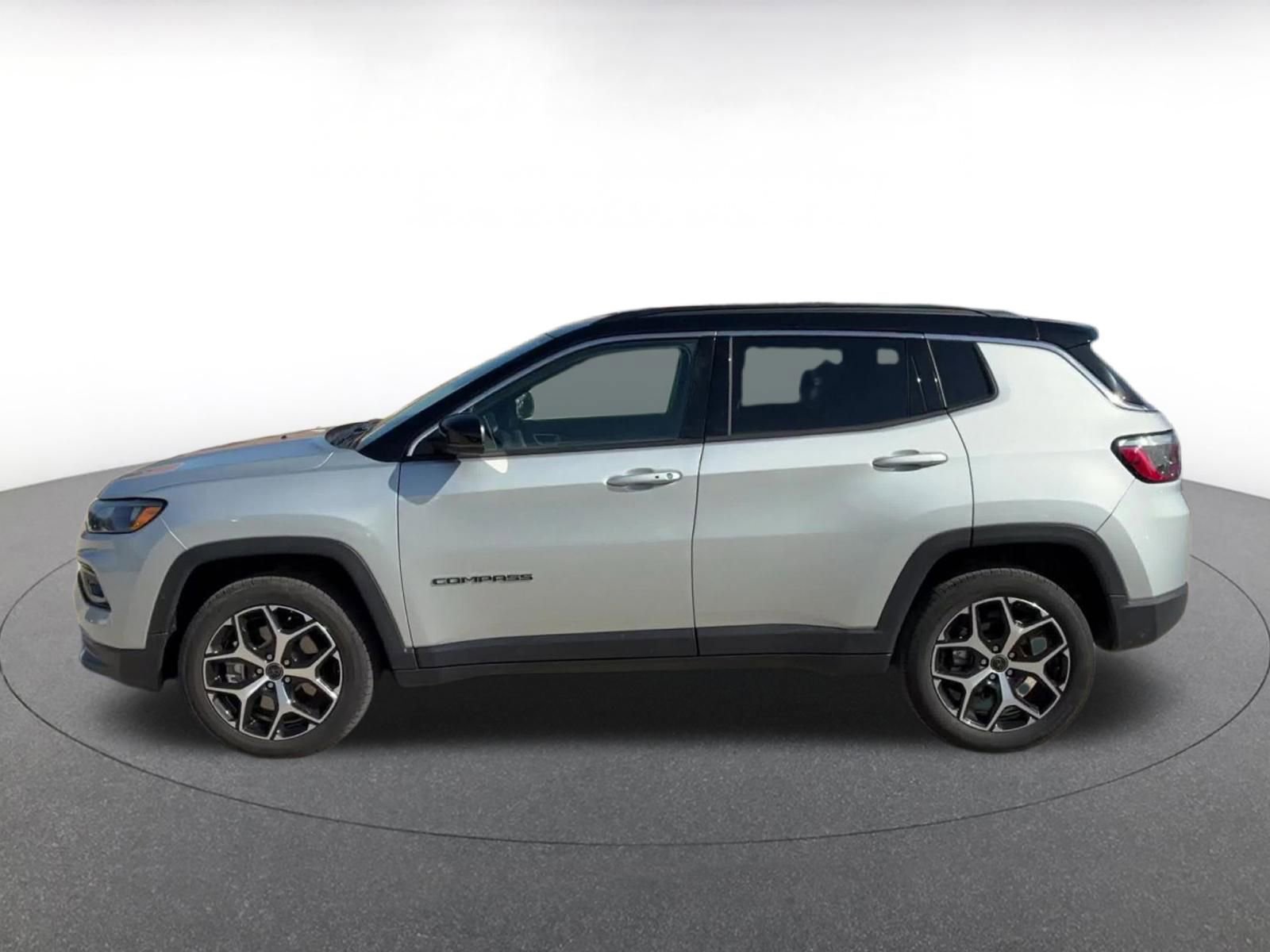 Thumbnail: 2025 Jeep Compass - 9