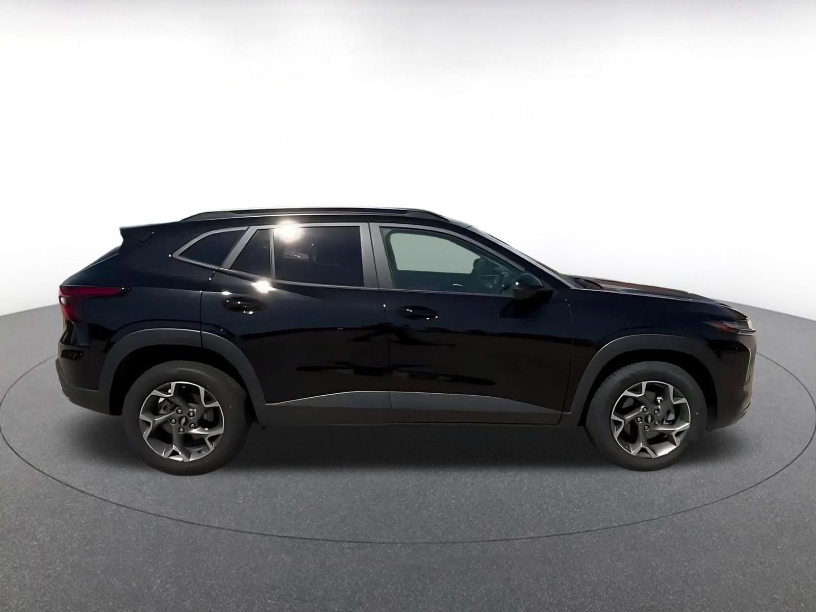 Thumbnail: 2025 Chevrolet Trax - 16