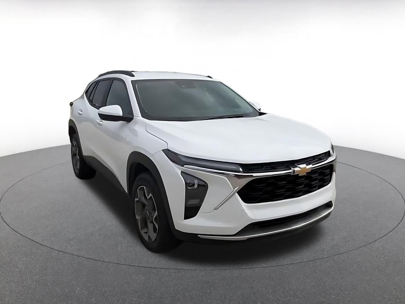 Thumbnail: 2025 Chevrolet Trax - 3
