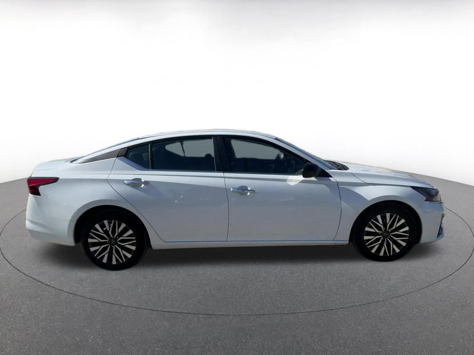 Thumbnail: 2025 Nissan Altima - 16