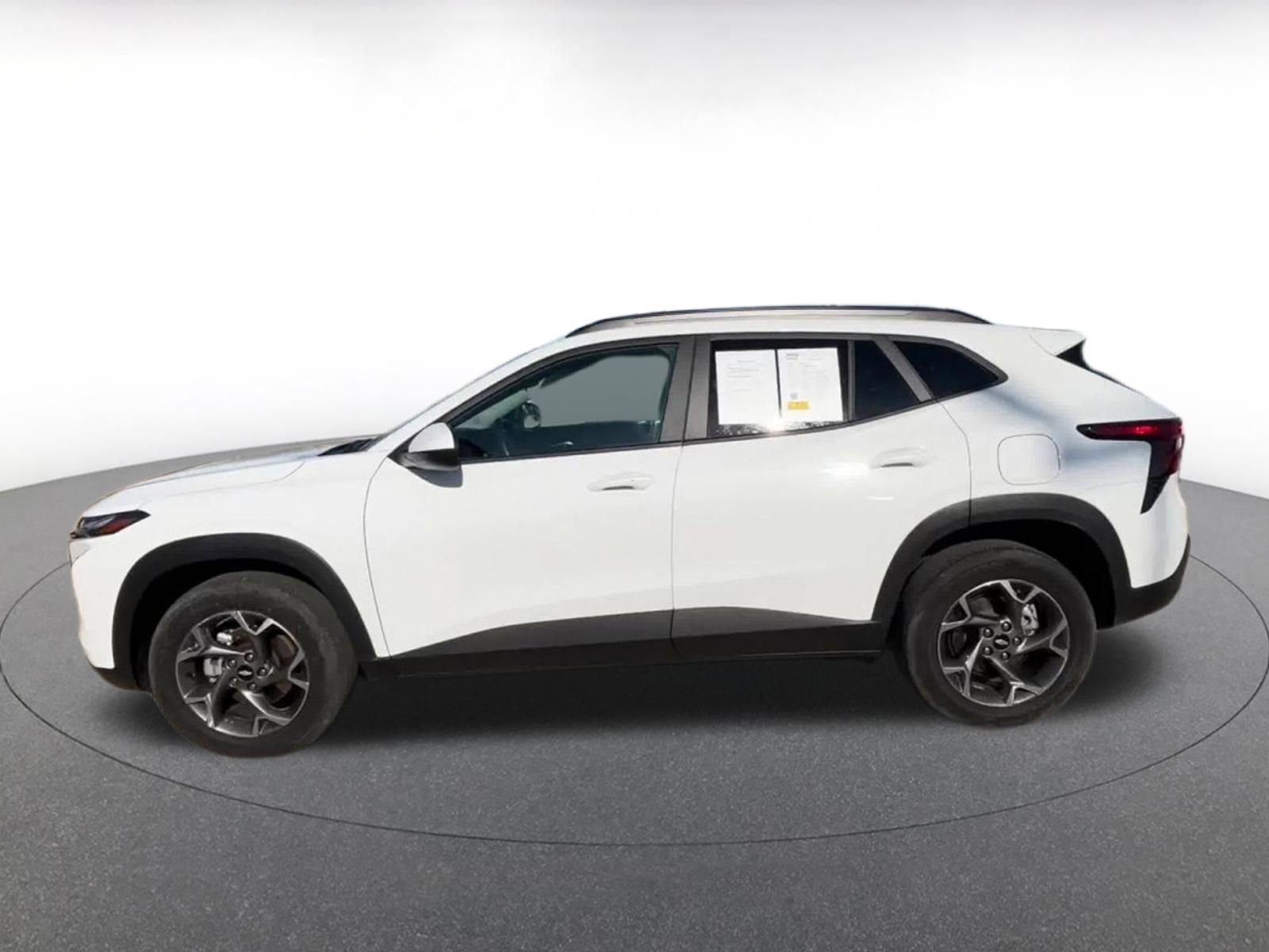 Thumbnail: 2025 Chevrolet Trax - 9