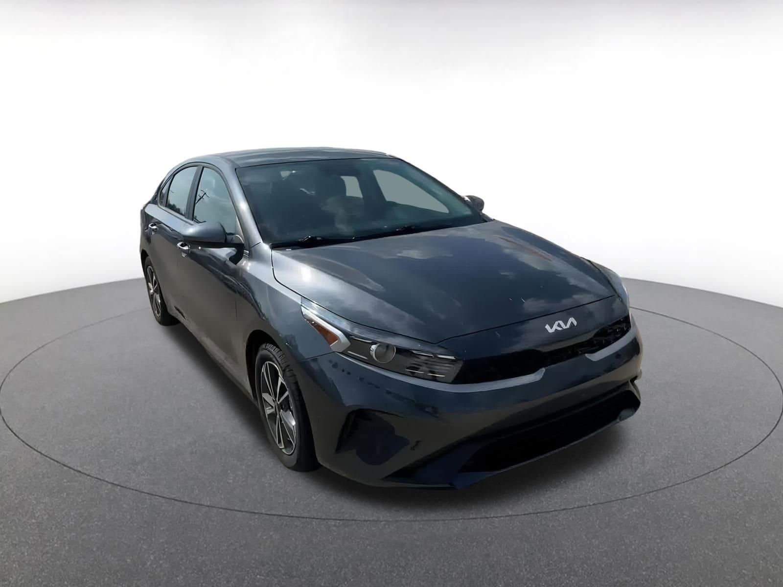 Thumbnail: 2024 Kia Forte - 3