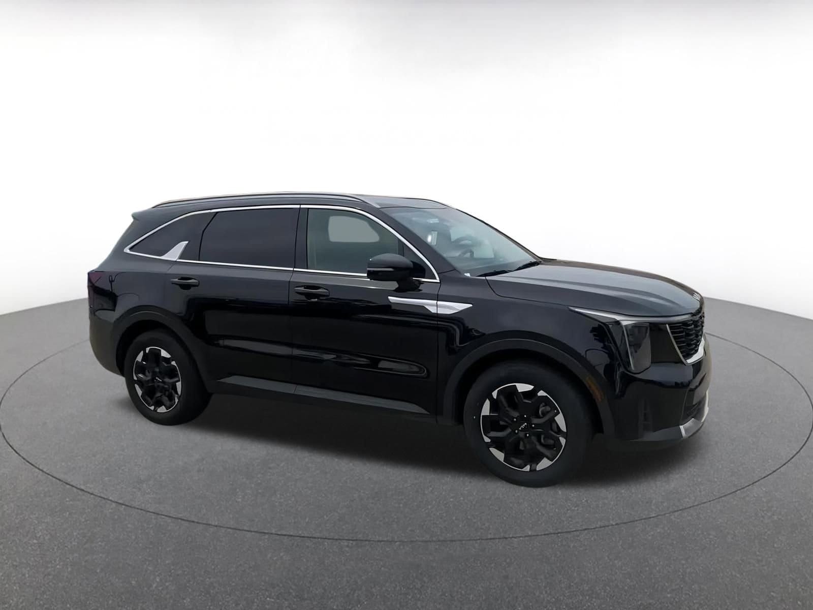 2024 Kia Sorento S 2