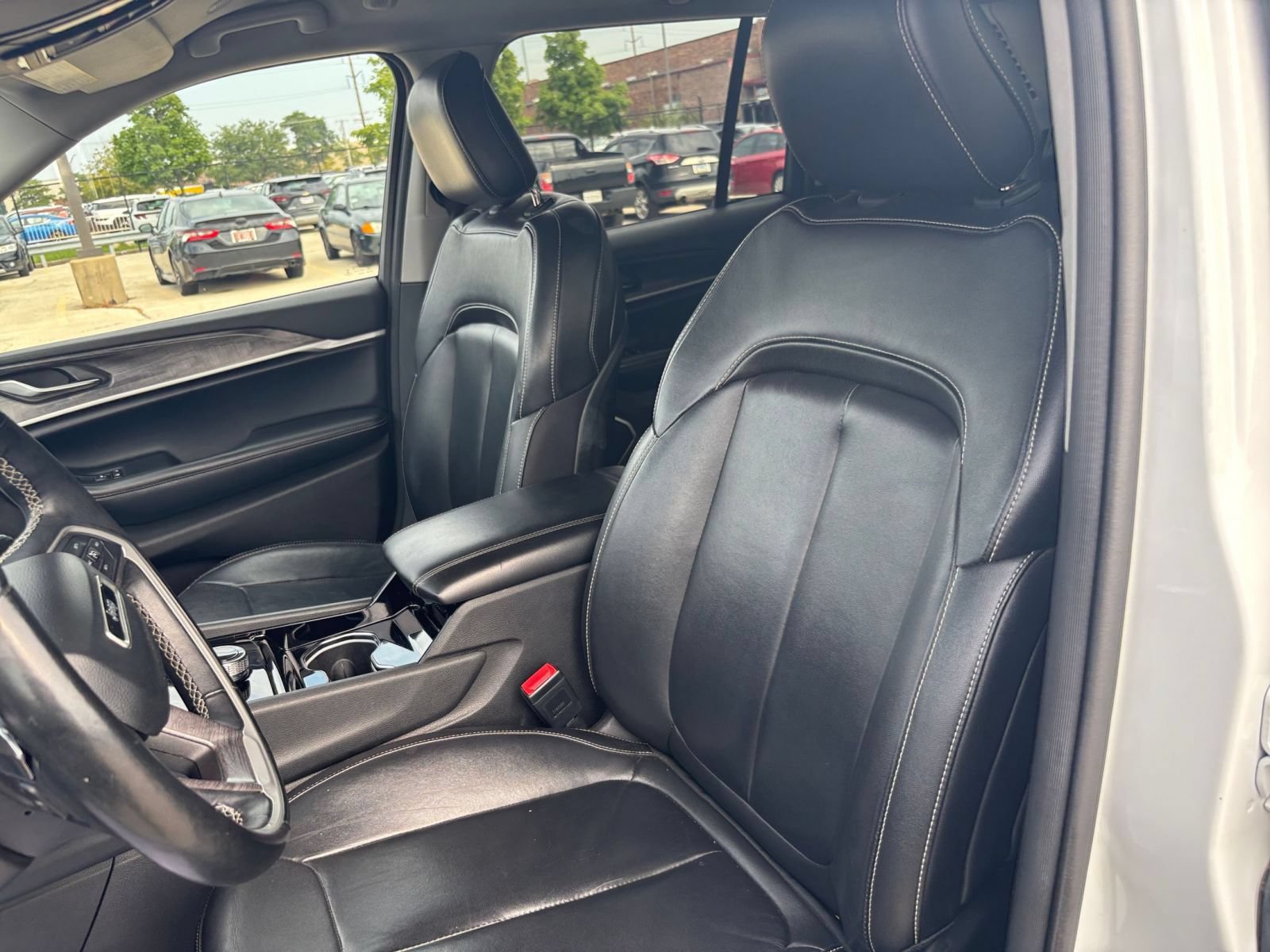 Thumbnail: 2022 Jeep Grand Cherokee - 35