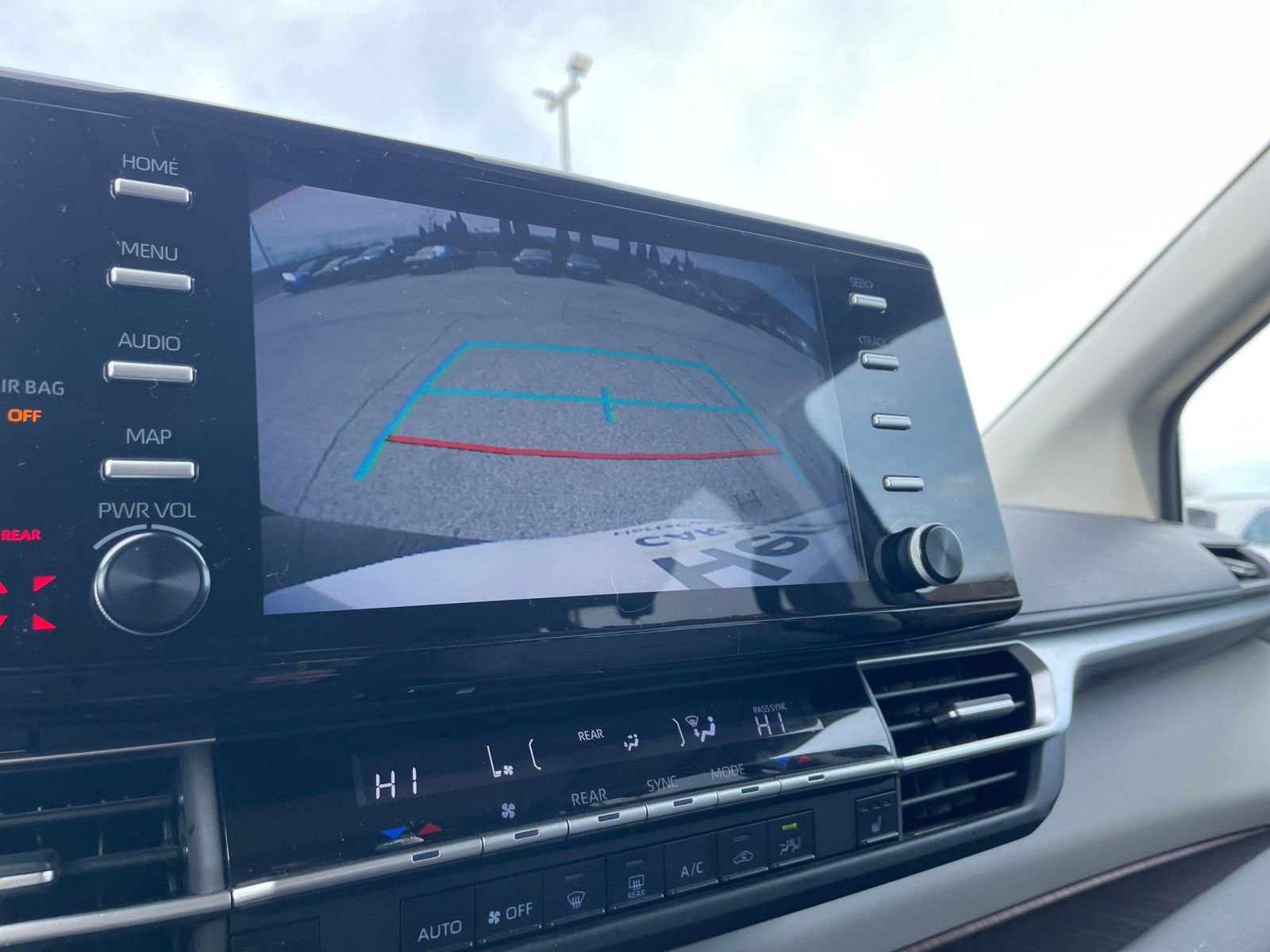 Thumbnail: 2024 Toyota Sienna - 25