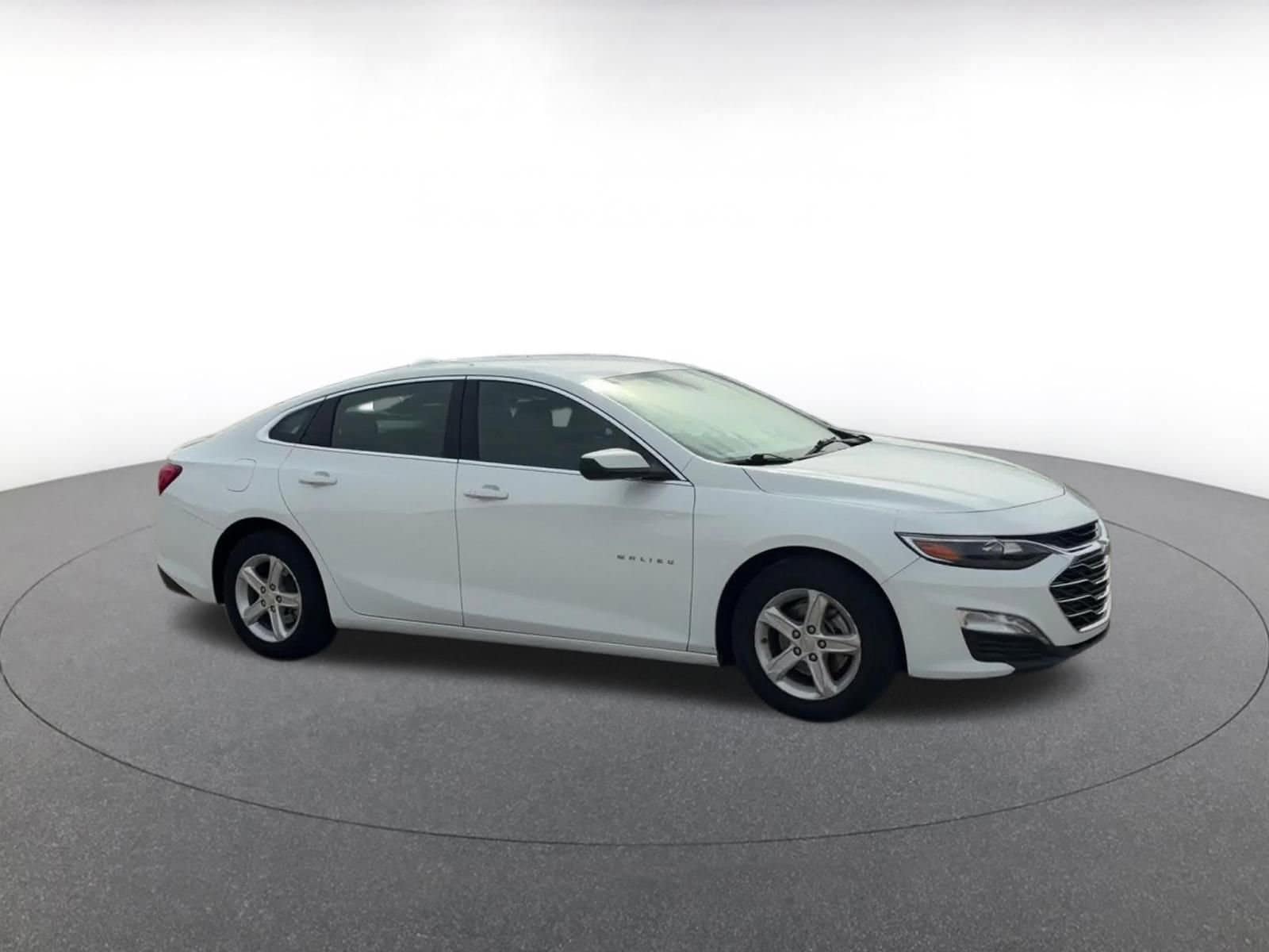 Thumbnail: 2023 Chevrolet Malibu - 2