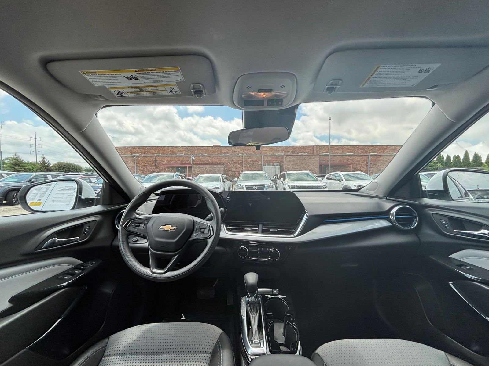 Thumbnail: 2025 Chevrolet Trax - 32