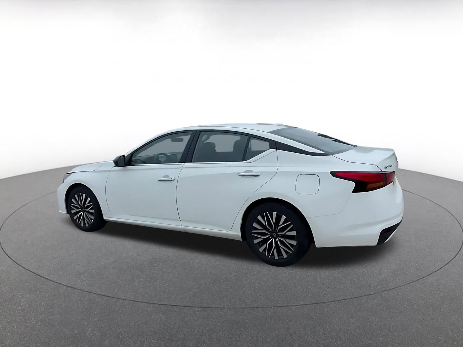 Thumbnail: 2025 Nissan Altima - 10