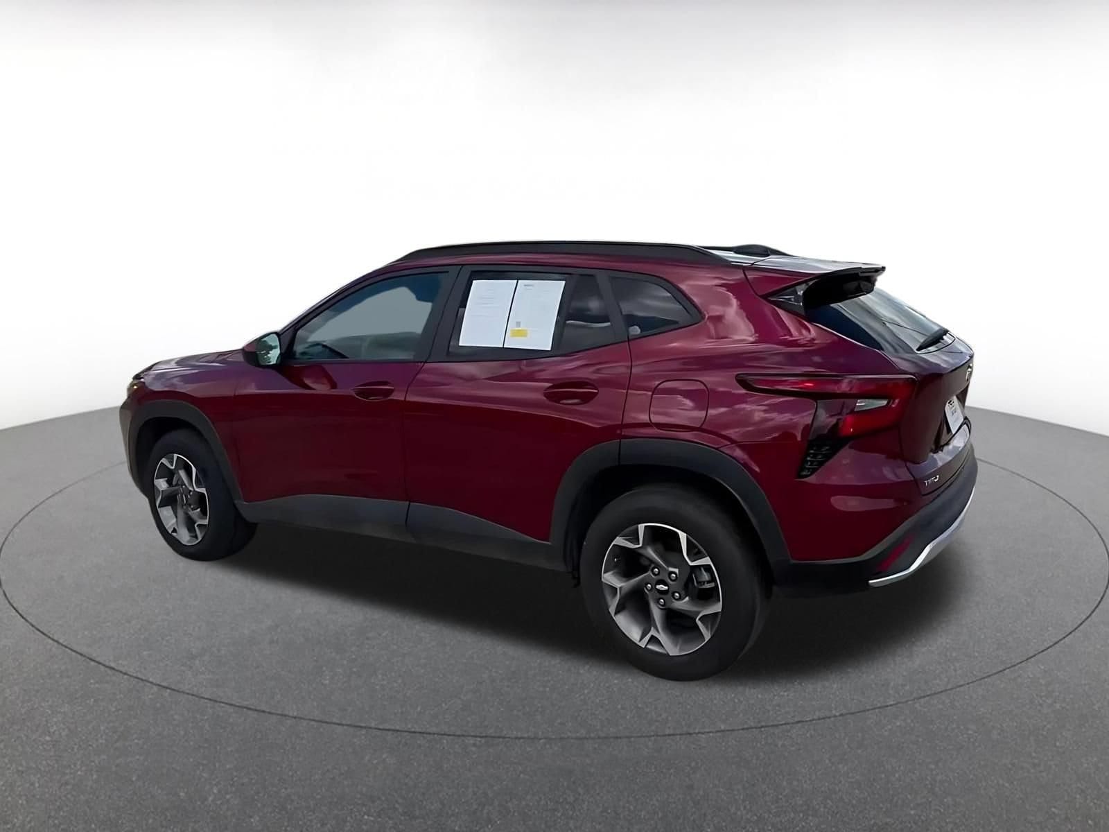 2025 Chevrolet Trax LT - Photo 10