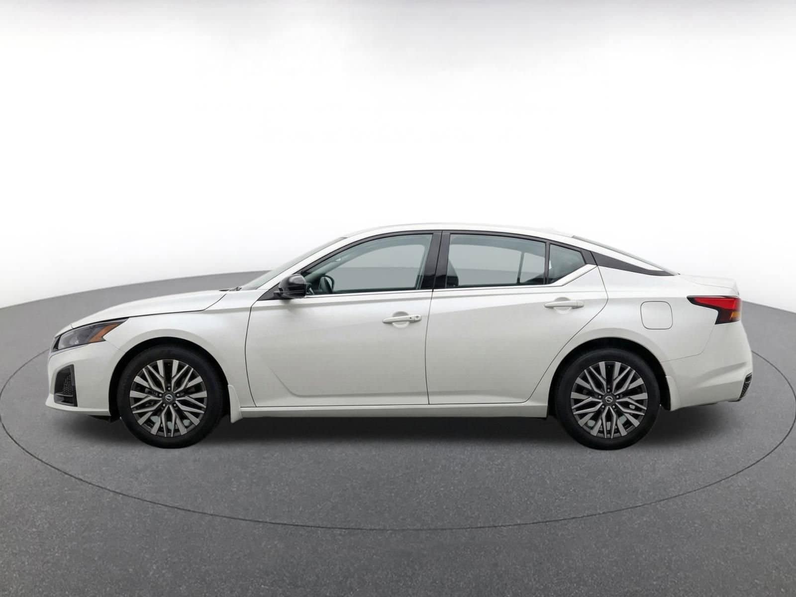Thumbnail: 2025 Nissan Altima - 4