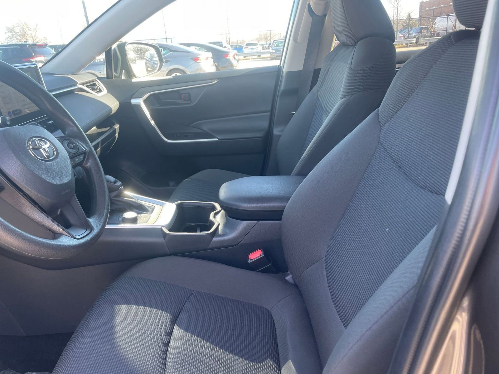 Thumbnail: 2025 Toyota RAV4 - 27