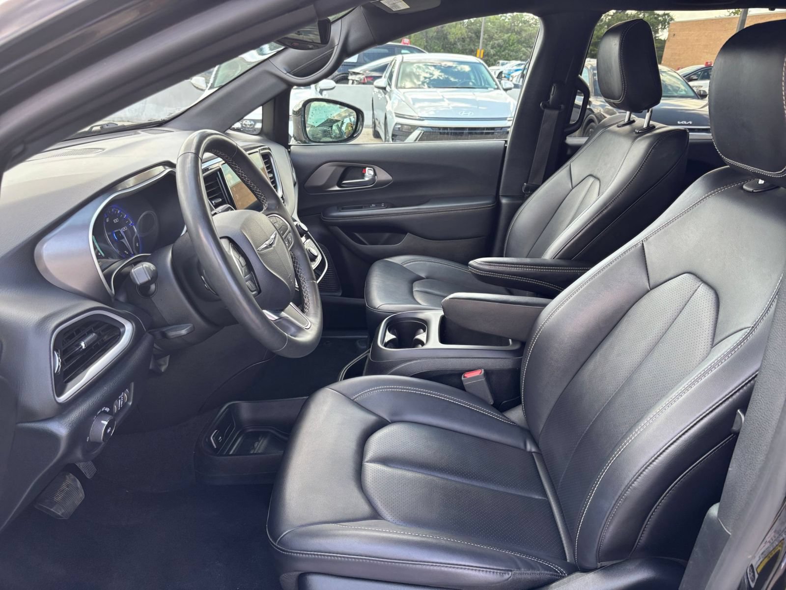 Thumbnail: 2025 Chrysler Pacifica - 24