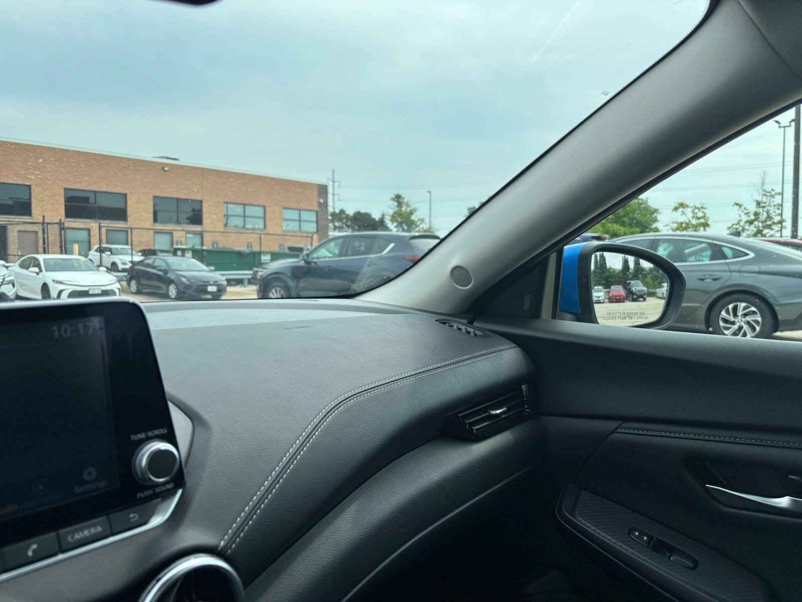Thumbnail: 2025 Nissan Sentra - 33