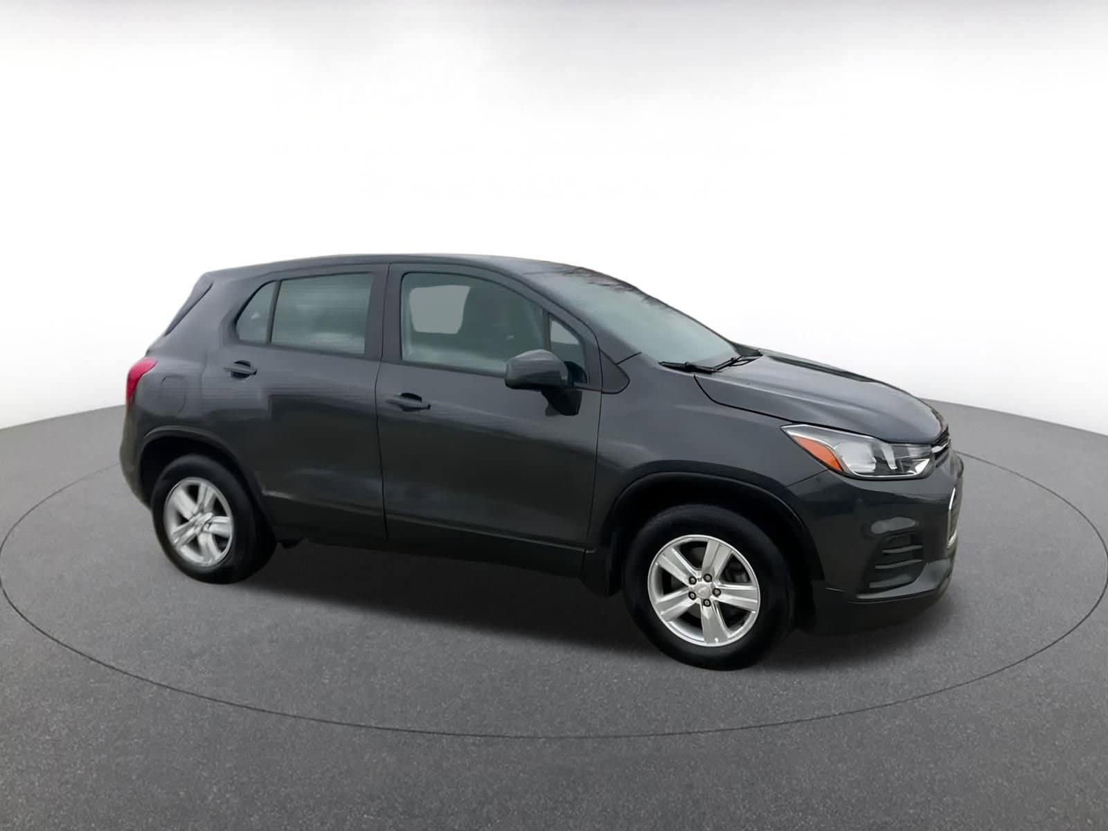 Thumbnail: 2019 Chevrolet Trax - 2