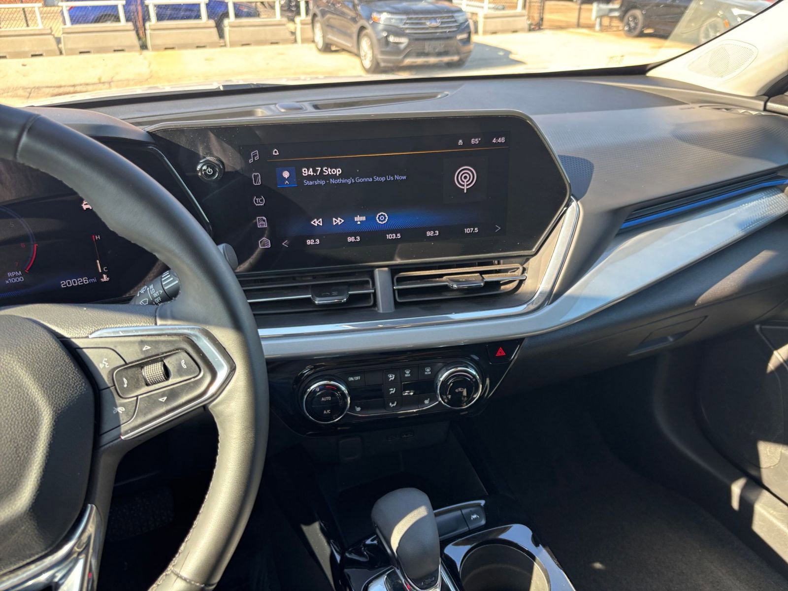 Thumbnail: 2025 Chevrolet Trax - 17