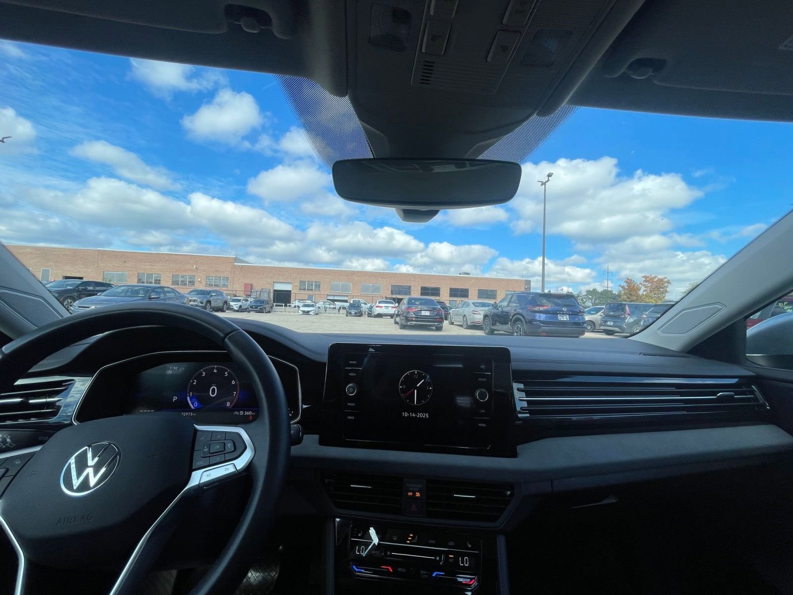 Thumbnail: 2025 Volkswagen Jetta - 33