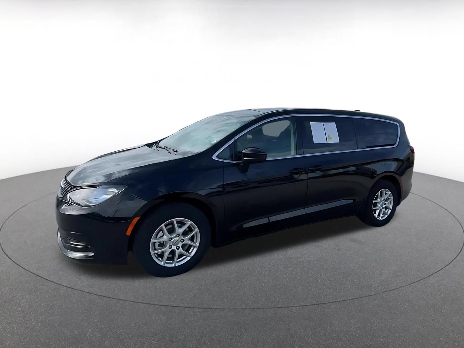Thumbnail: 2024 Chrysler Voyager - 8