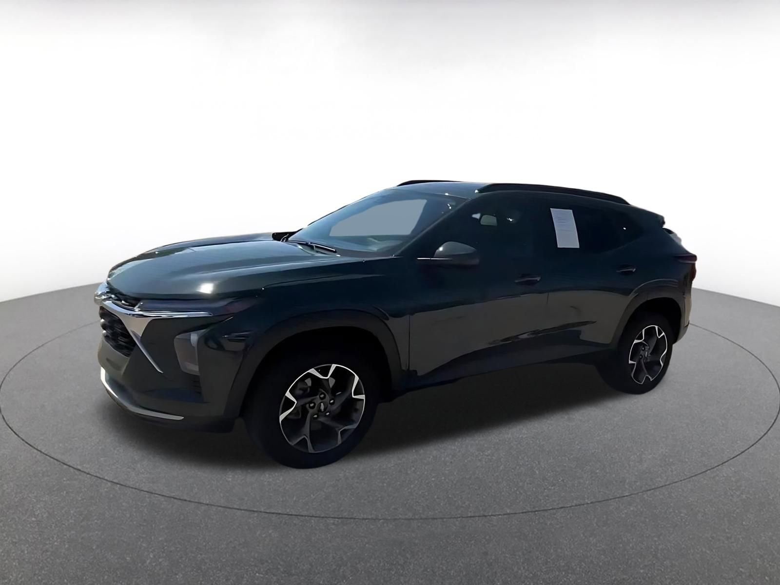 Thumbnail: 2025 Chevrolet Trax - 8