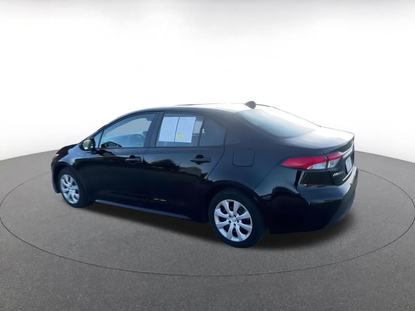 Thumbnail: 2025 Toyota Corolla - 10