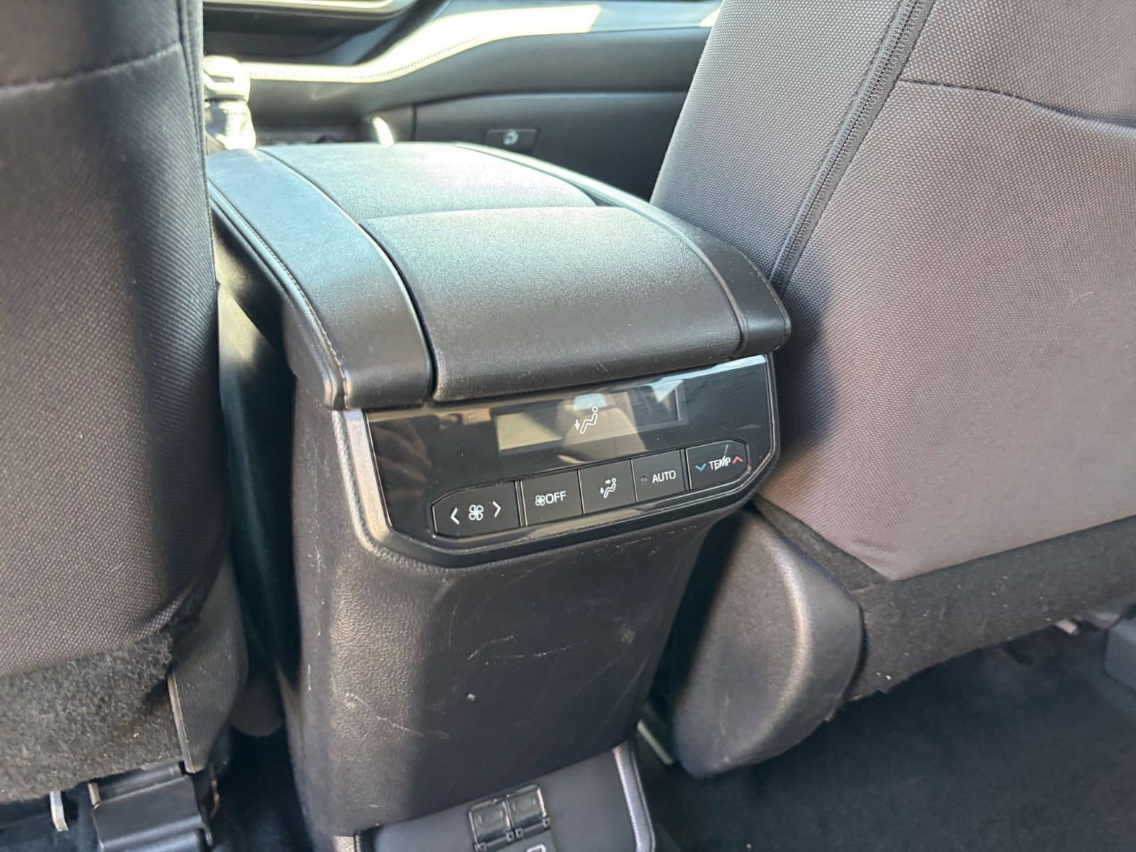 Thumbnail: 2025 Toyota Highlander - 24