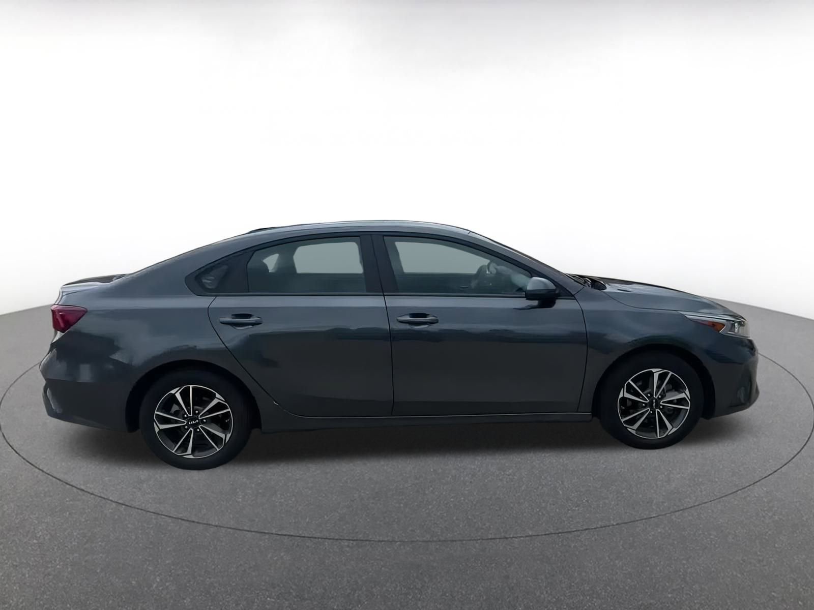Thumbnail: 2024 Kia Forte - 16