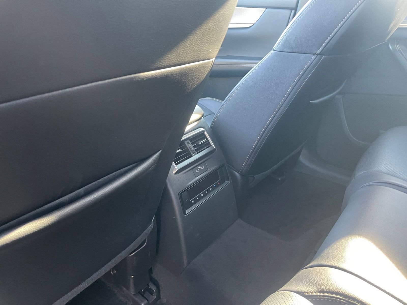 Thumbnail: 2025 Mazda CX-70 - 25