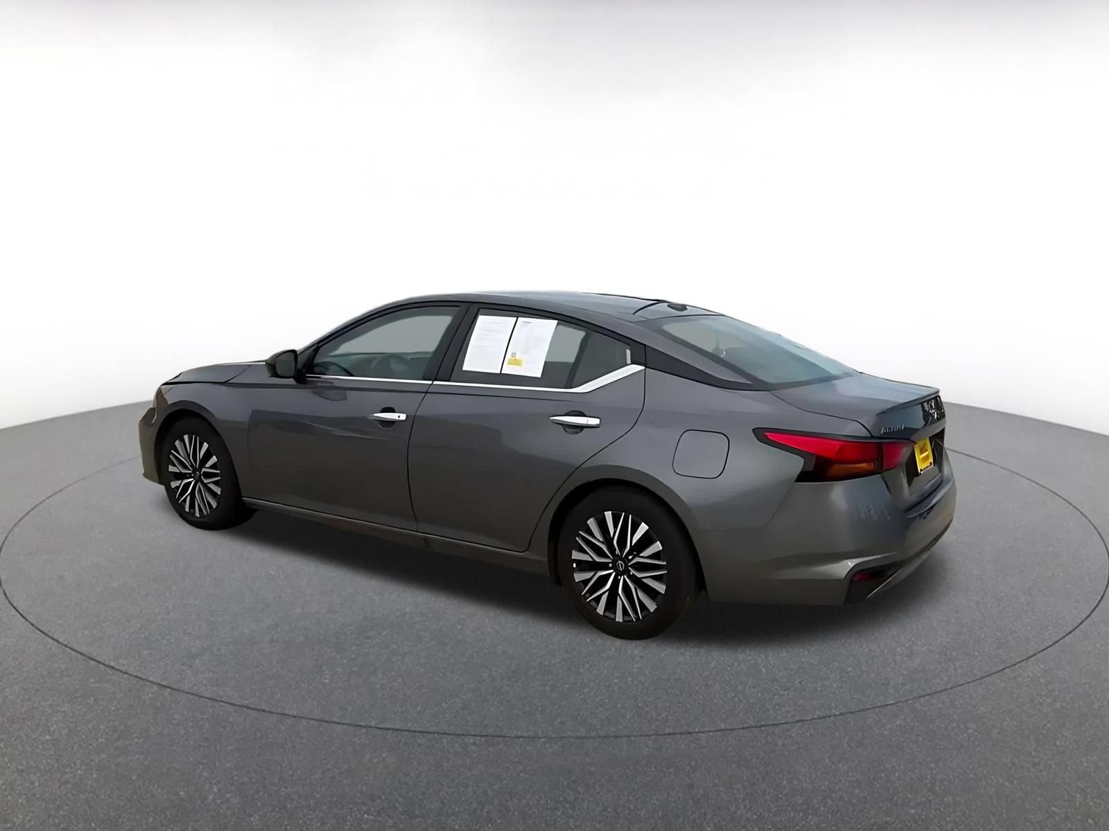 Thumbnail: 2025 Nissan Altima - 9