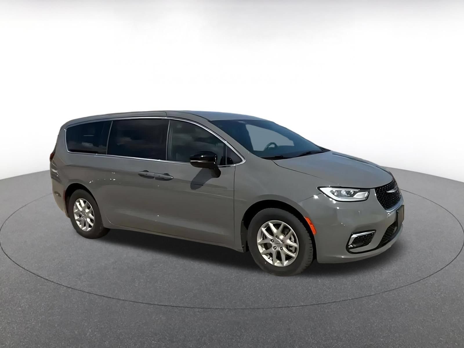 Thumbnail: 2025 Chrysler Pacifica - 2