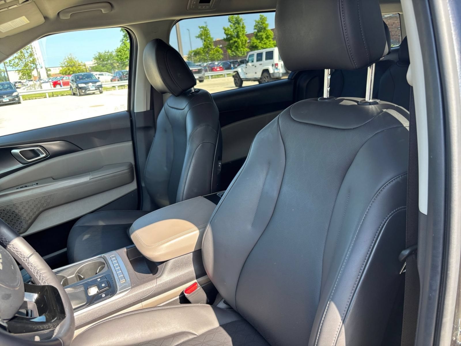 Thumbnail: 2026 Kia Carnival - 35