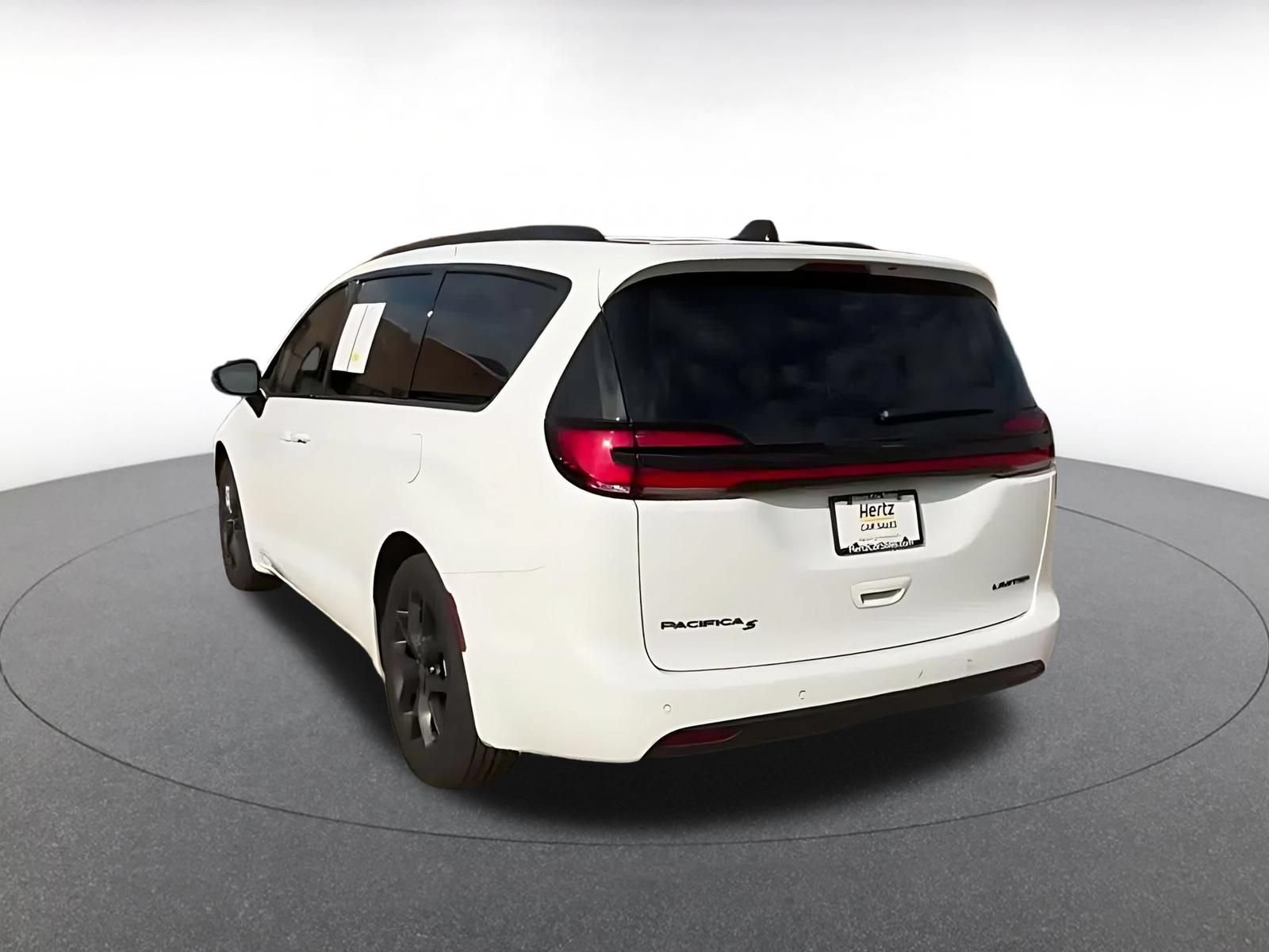 Thumbnail: 2025 Chrysler Pacifica - 10