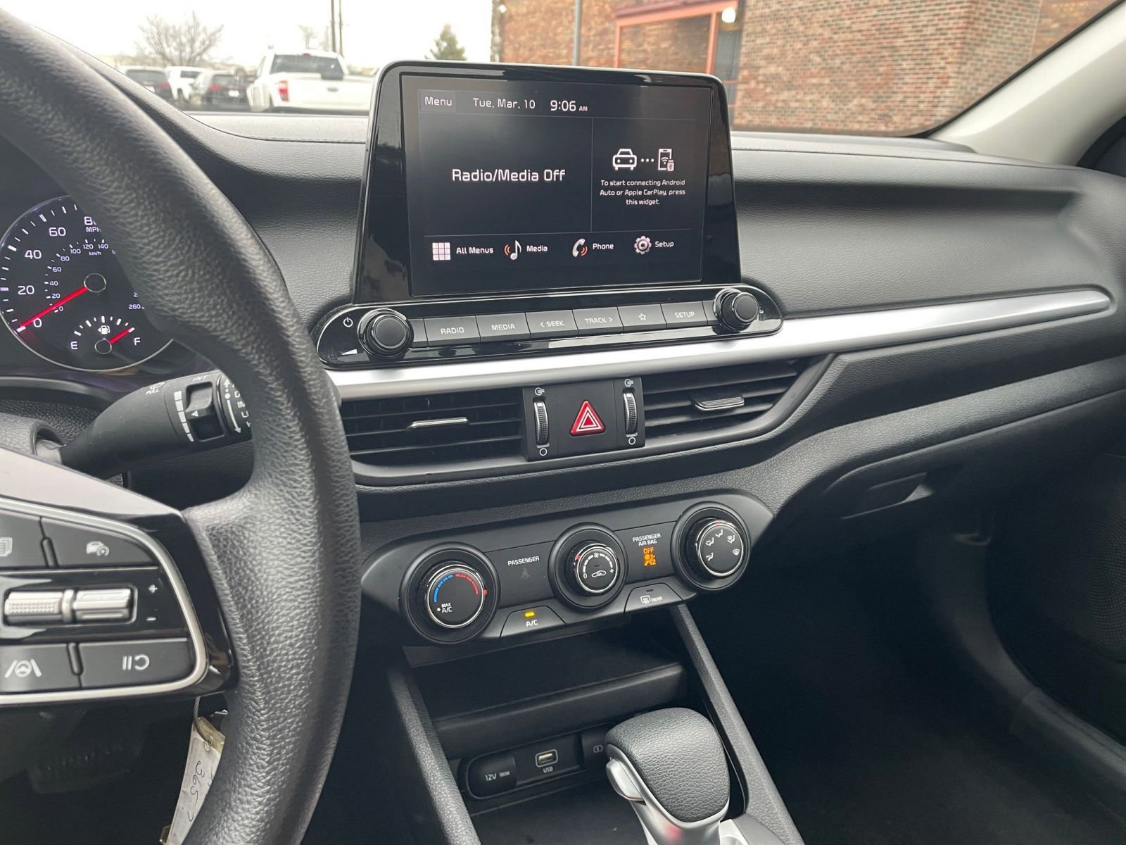 Thumbnail: 2024 Kia Forte - 17