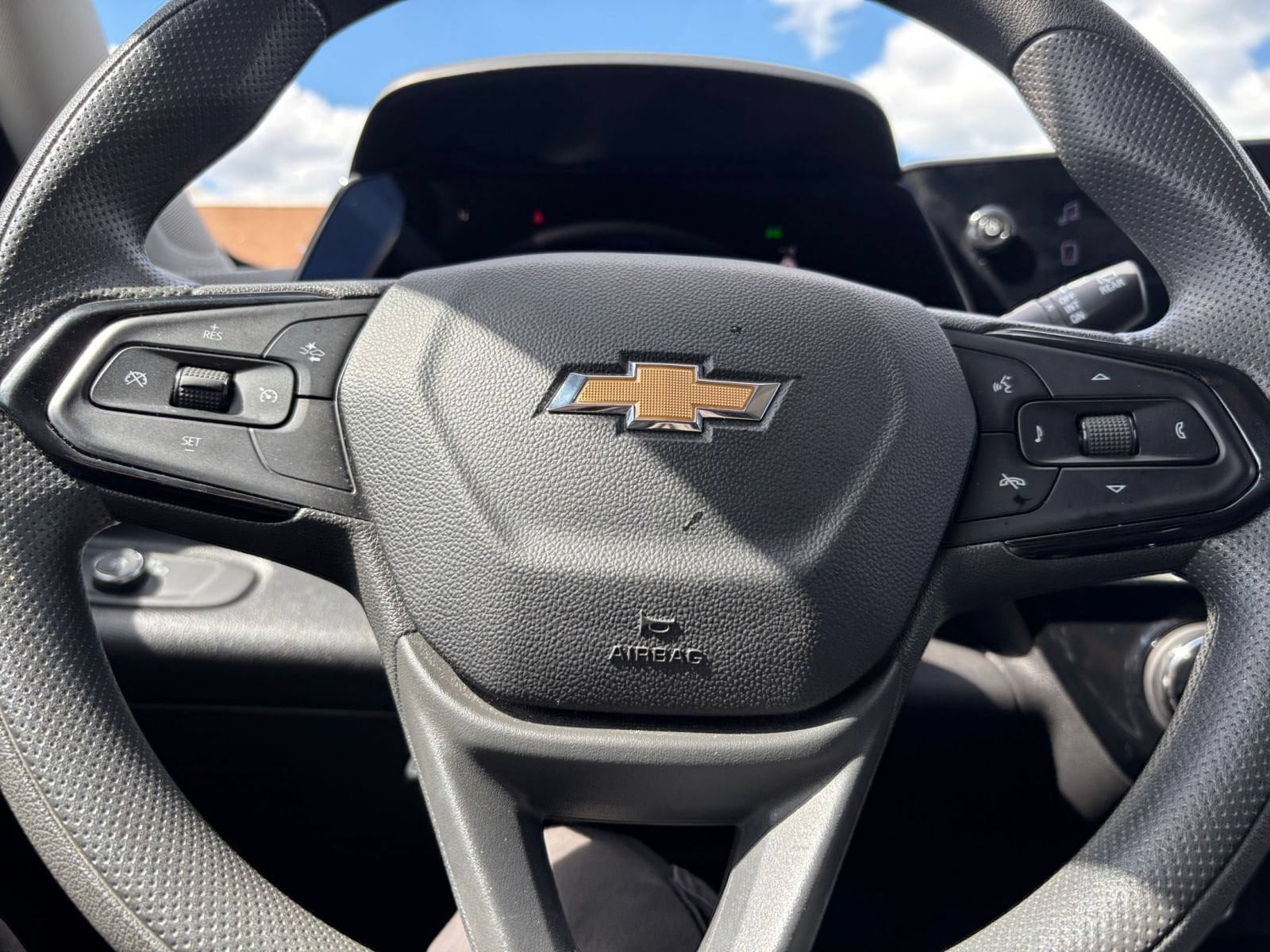 2025 Chevrolet Trax LT - Photo 27
