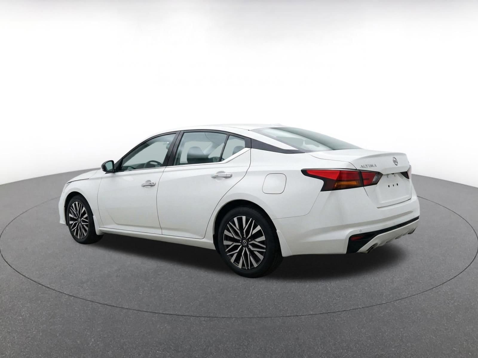 Thumbnail: 2025 Nissan Altima - 7