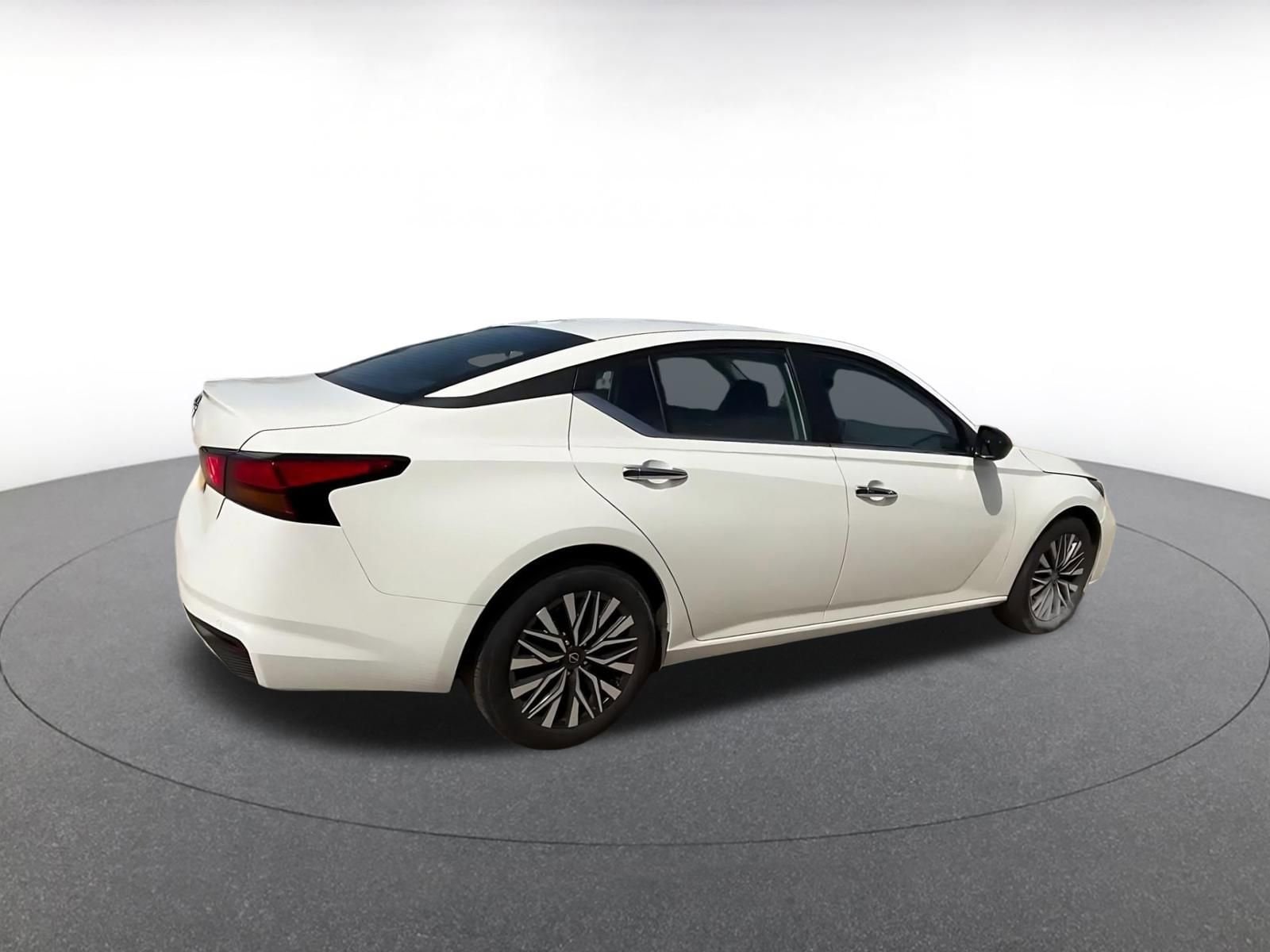 Thumbnail: 2025 Nissan Altima - 15