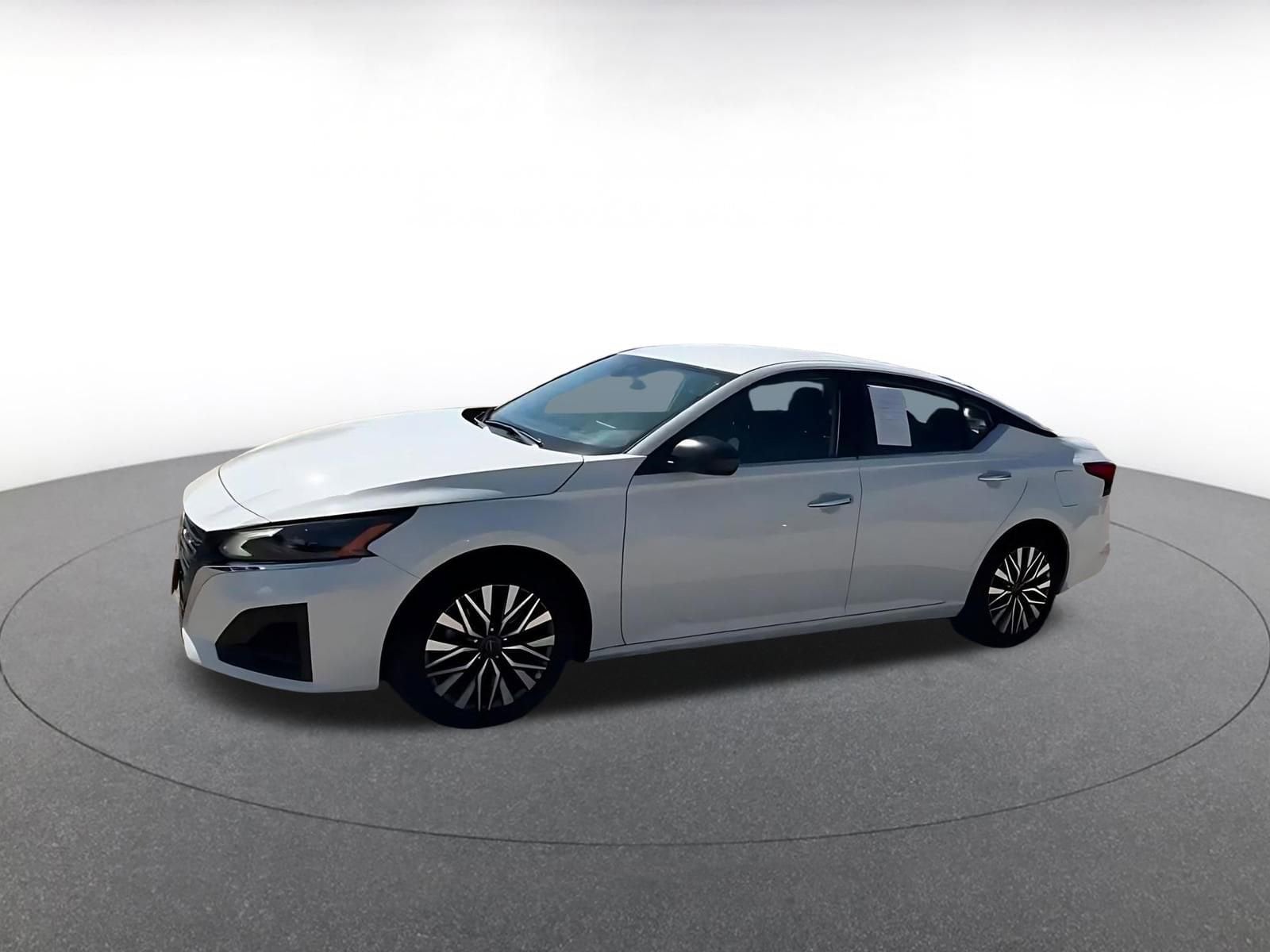 Thumbnail: 2025 Nissan Altima - 8