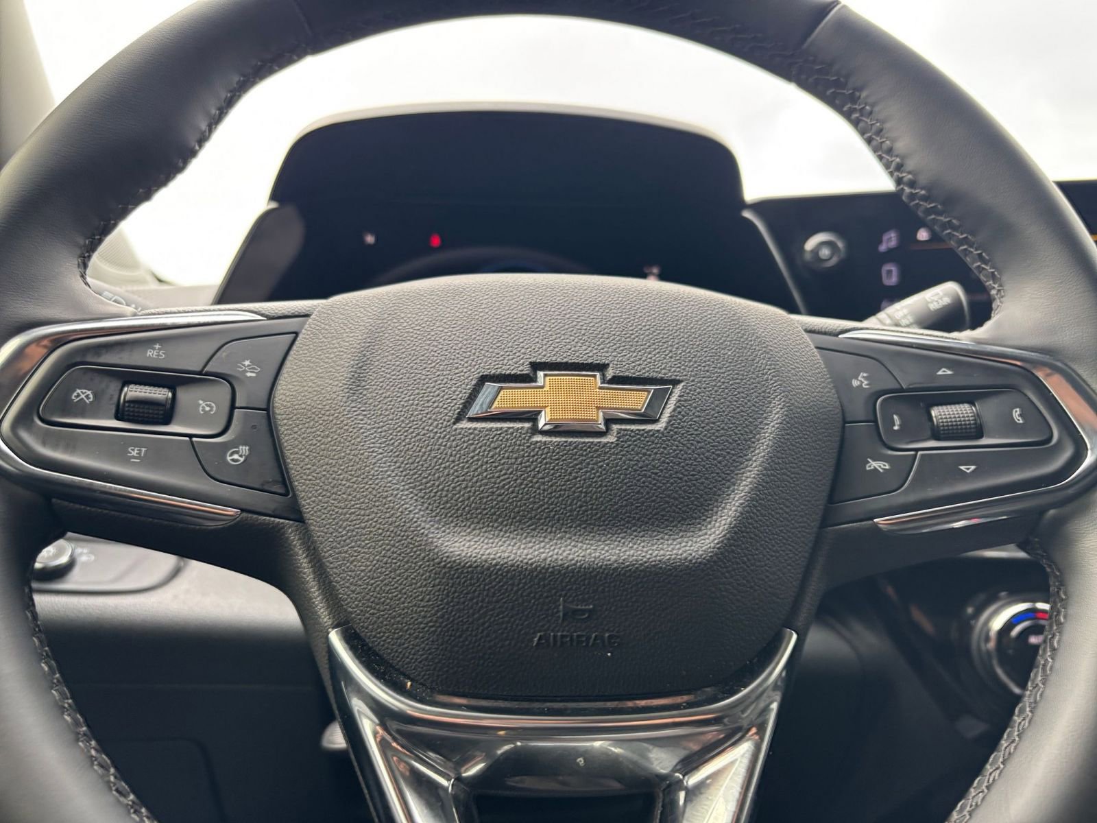Thumbnail: 2025 Chevrolet Trax - 27