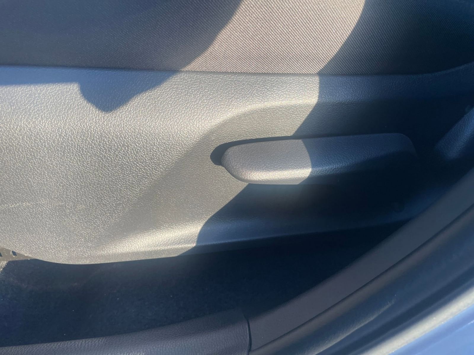 Thumbnail: 2025 Toyota RAV4 - 23