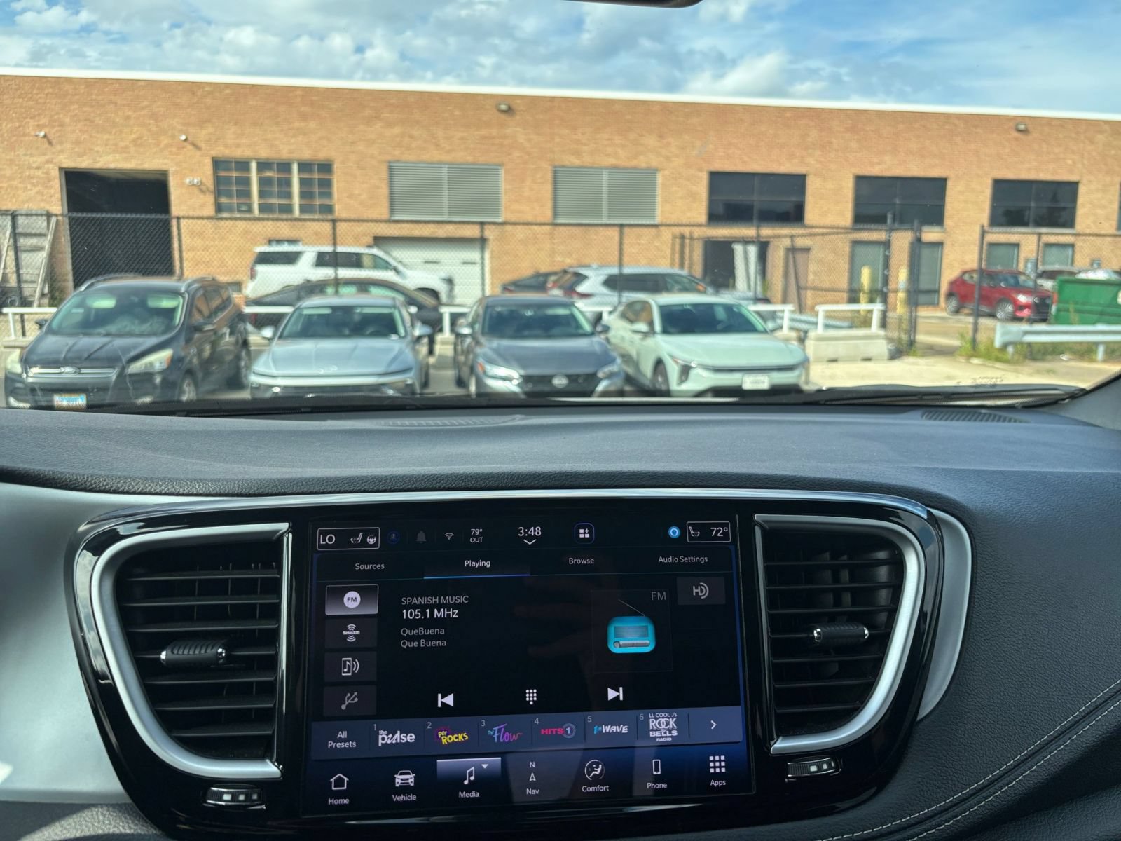 Thumbnail: 2025 Chrysler Pacifica - 16