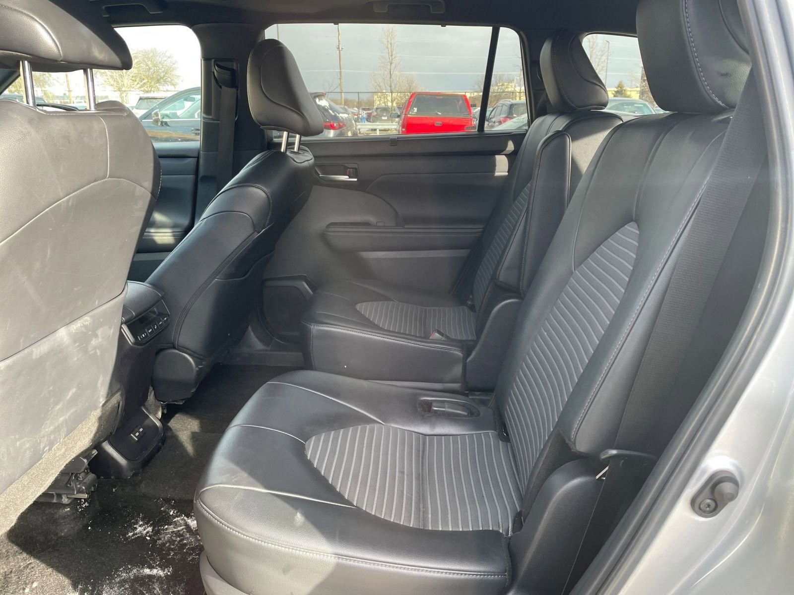 Thumbnail: 2024 Toyota Highlander - 27