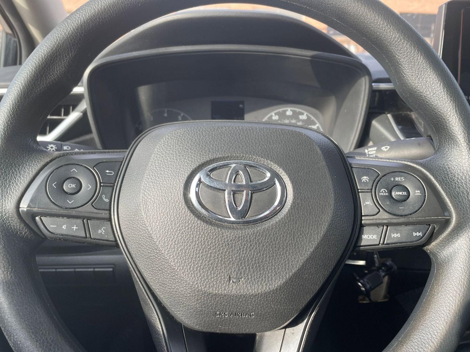 Thumbnail: 2023 Toyota Corolla - 27