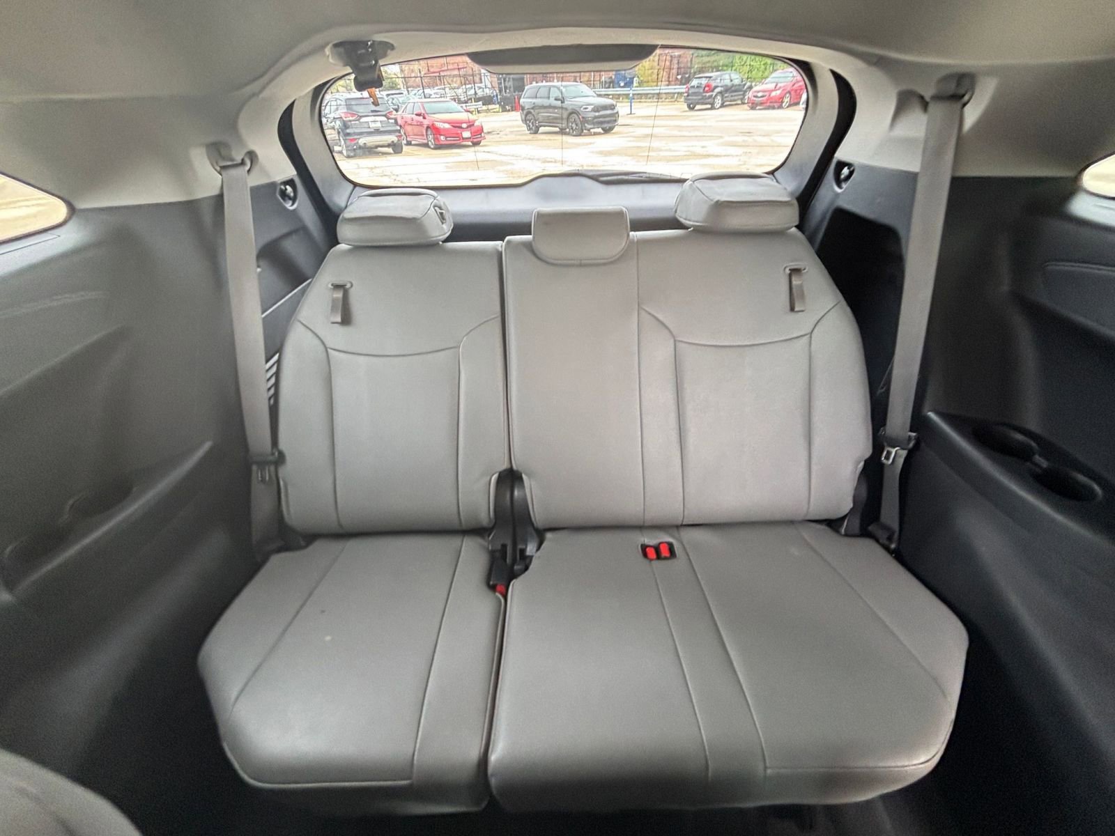 Thumbnail: 2025 Toyota Sienna - 31