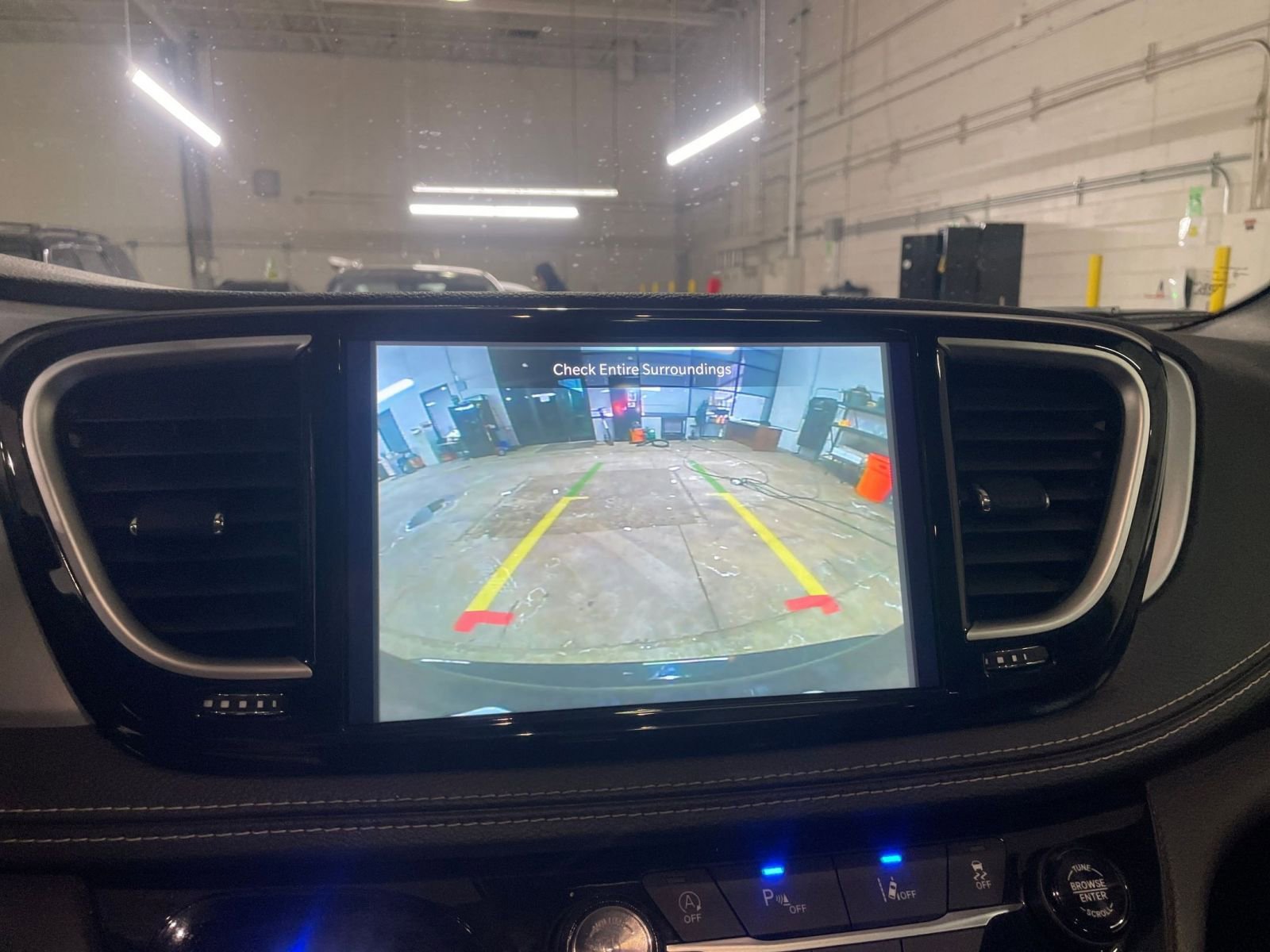 Thumbnail: 2025 Chrysler Pacifica - 17