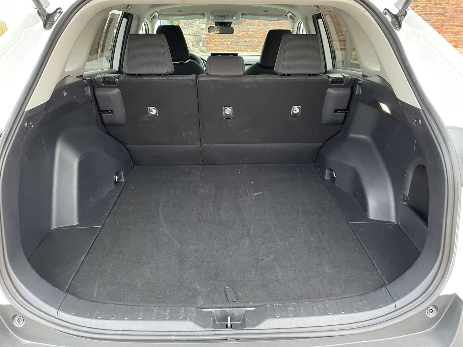 Thumbnail: 2025 Toyota RAV4 - 31